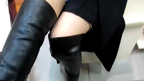 51826